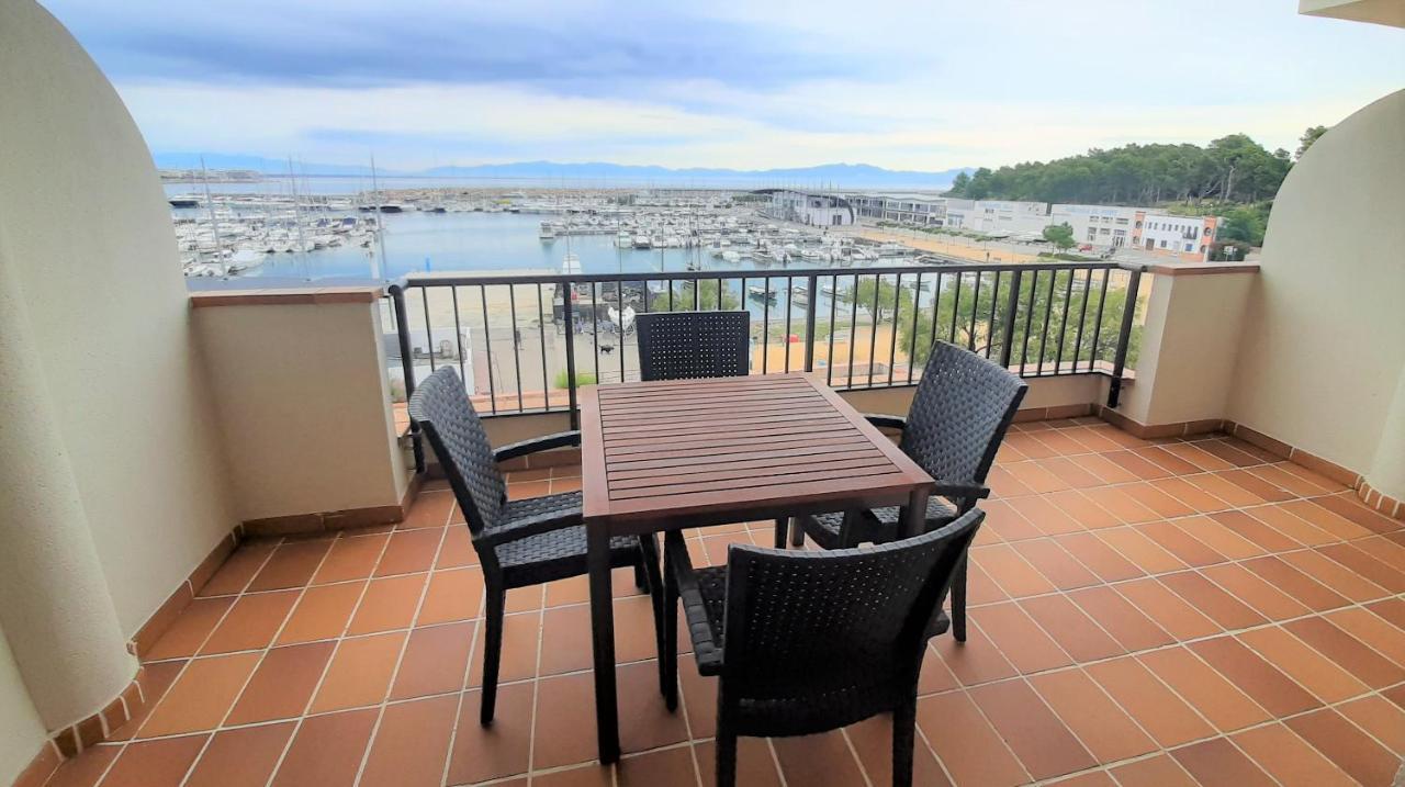 Apartaments Club Nautic L' Escala 外观 照片